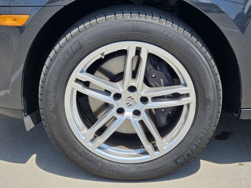 Certified 2026 Porsche Macan AWD/4WD image 14