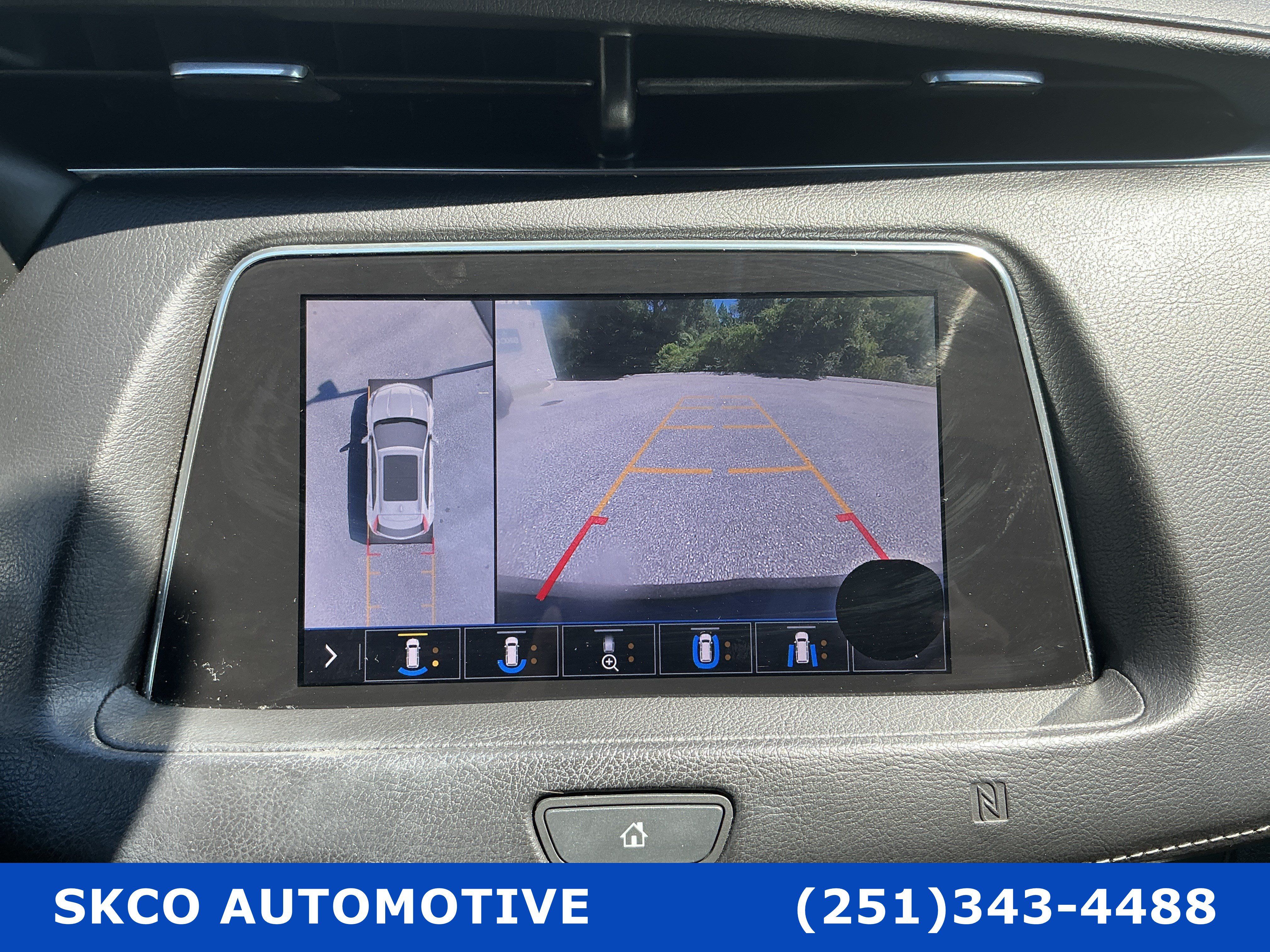 Used 2019 Cadillac XT4 Premium Luxury w/ Technology Package FWD image 17