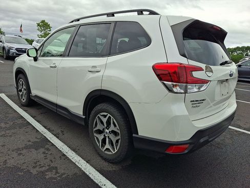 Used 2023 Subaru Forester Premium AWD/4WD image 5