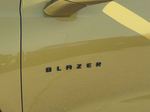 Used 2022 Chevrolet Blazer RS w/ Enhanced Convenience Package AWD/4WD image 31