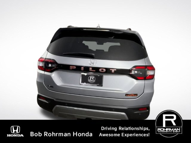 New 2026 Honda Pilot TrailSport image 8