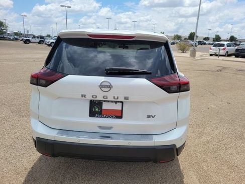 Certified 2024 Nissan Rogue SV FWD image 7