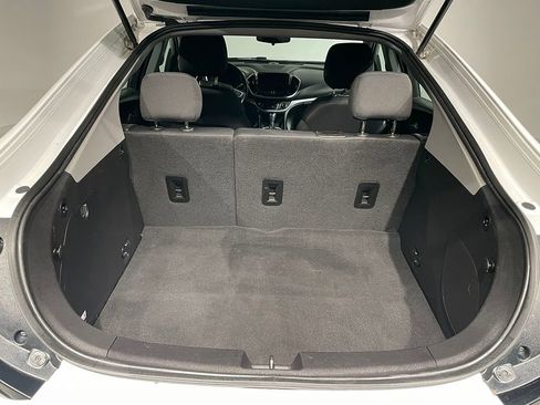 Used 2018 Chevrolet Volt LT image 5
