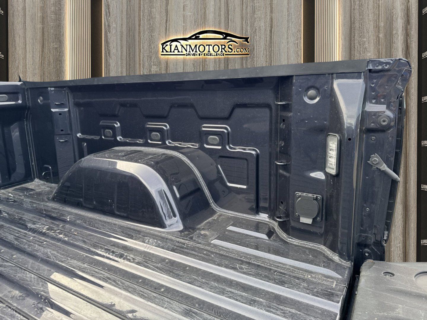 Used 2025 GMC Sierra 1500 SLT AWD/4WD image 30