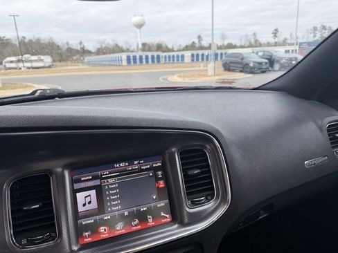 Used 2014 Dodge Charger R/T w/ Wheels & Tunes Group image 18