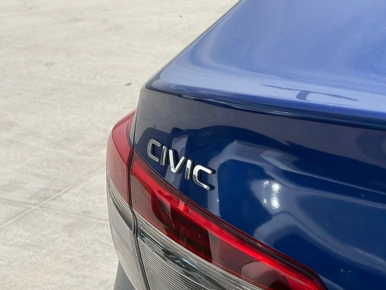 Used 2023 Honda Civic Sport image 5