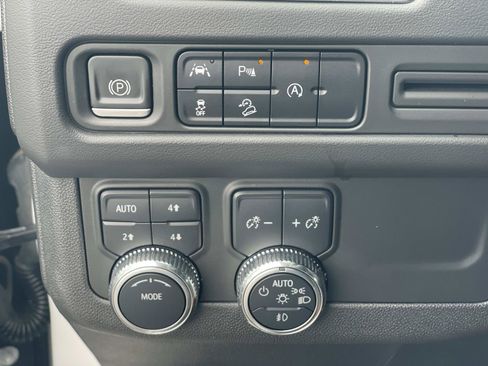 Used 2023 GMC Yukon AT4 image 16