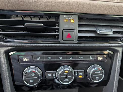 Certified 2023 Volkswagen Taos SEL AWD/4WD image 36