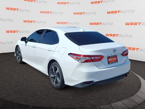 Used 2019 Toyota Camry LE FWD image 3