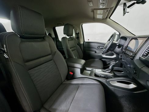 Used 2024 Nissan Frontier SV image 28