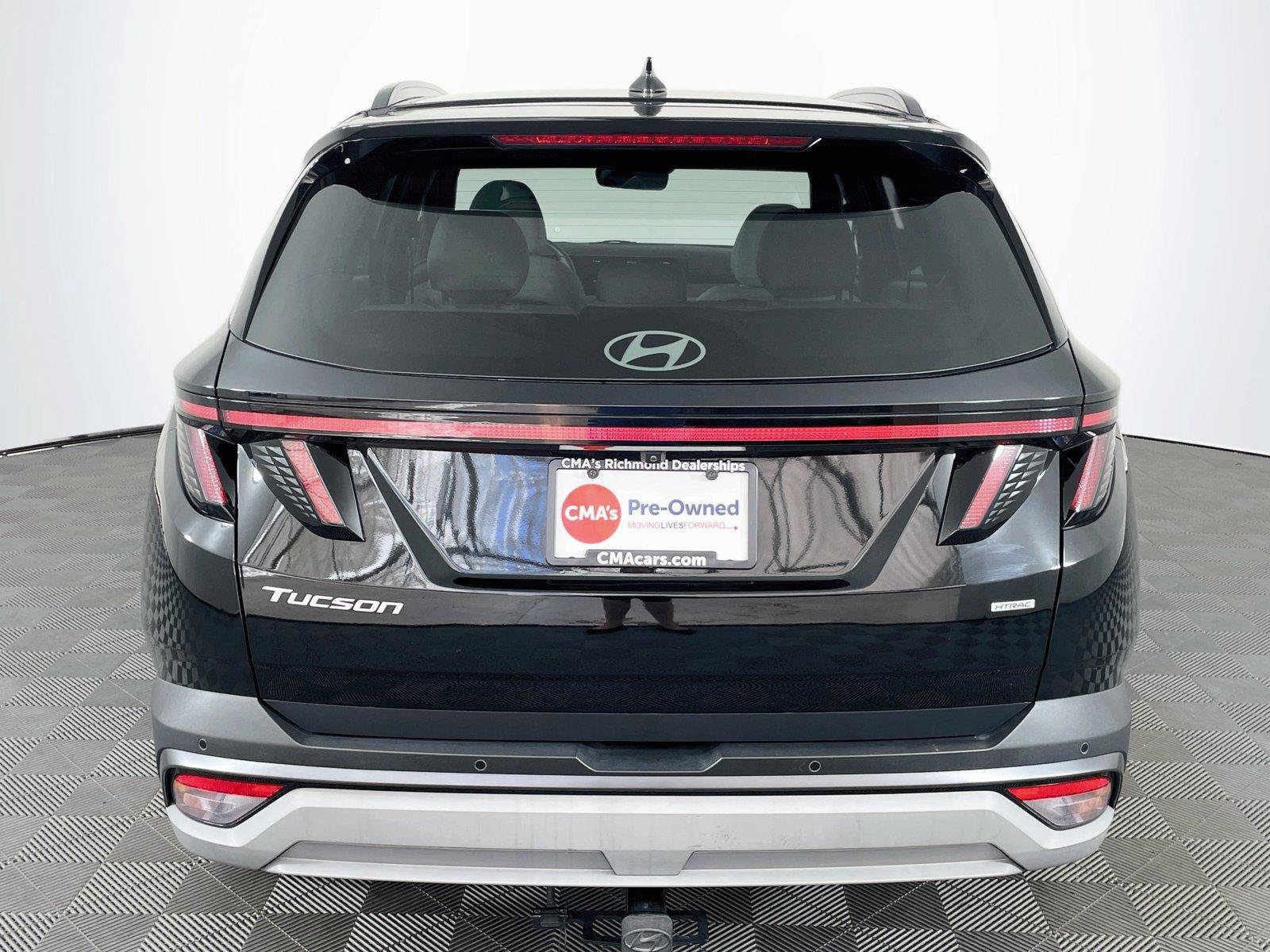 Certified 2025 Hyundai Tucson Limited AWD/4WD image 9