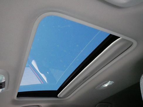 Used 2024 Subaru Crosstrek 2.0i Premium image 30