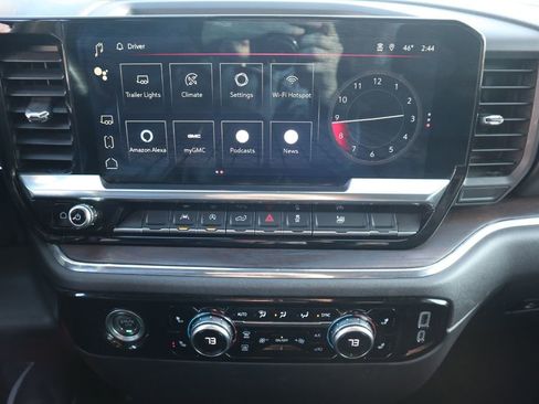 Certified 2024 GMC Sierra 1500 SLT image 16