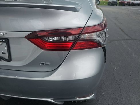 Used 2021 Toyota Camry SE FWD image 6