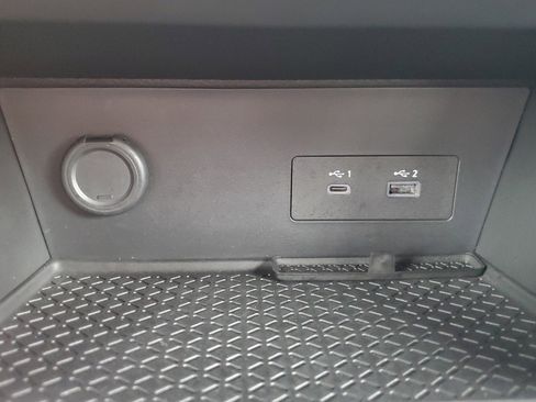 Used 2025 Nissan Pathfinder S image 28