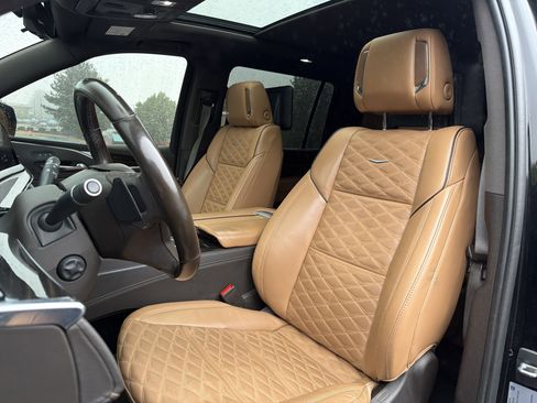 Used 2021 Cadillac Escalade ESV Sport w/ Driver Assist Tech Package AWD/4WD image 7