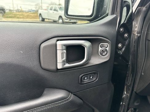 Used 2019 Jeep Wrangler Unlimited Sahara w/ Cold Weather Group image 14