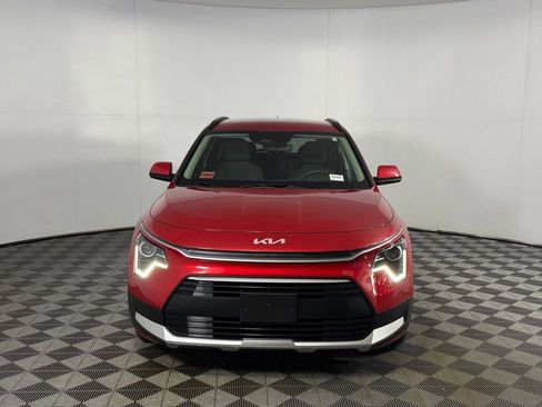 Used 2025 Kia Niro LX image 5