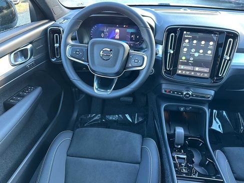 New 2026 Volvo XC40 B5 Ultra w/ Climate Package image 17