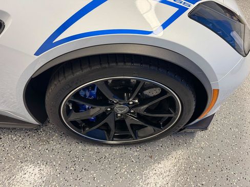 Used 2018 Chevrolet Corvette Z06 w/ Carbon 65 Edition RWD image 25
