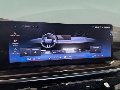 Used 2026 BMW X5 xDrive40i w/ M Sport Package image 16