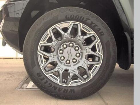 Used 2024 GMC Hummer EV 3X w/ LPO, Illumination Package AWD/4WD image 7