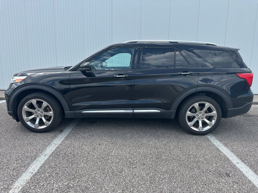 Certified 2020 Ford Explorer Platinum w/ Premium Technology Package AWD/4WD image 3