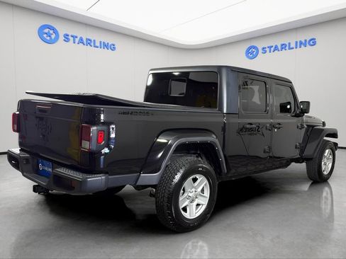 Used 2022 Jeep Gladiator Sport image 10