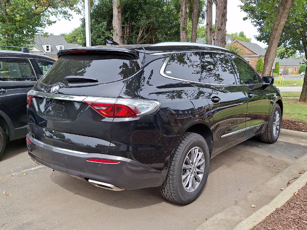 Used 2023 Buick Enclave Essence AWD/4WD image 6