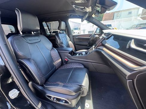 Used 2023 Jeep Grand Cherokee Summit w/ Luxury Tech Group V AWD/4WD image 19
