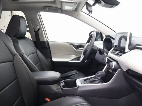 Used 2023 Toyota RAV4 XLE image 21