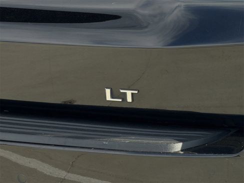 Certified 2023 Chevrolet Suburban LT image 7