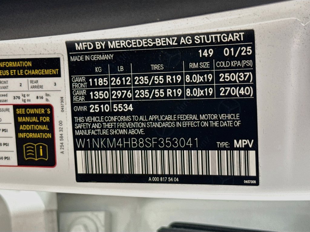 Used 2025 Mercedes-Benz GLC 300 4MATIC image 30