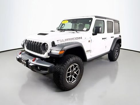 Used 2026 Jeep Wrangler Unlimited Rubicon AWD/4WD image 3