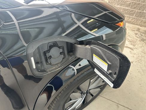 Used 2023 Nissan Ariya image 41