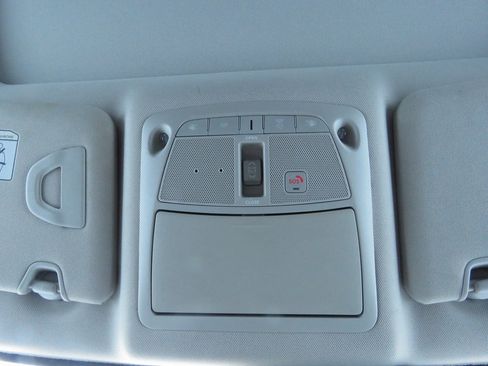 Used 2017 Nissan Rogue SL w/ SL Premium Package image 28