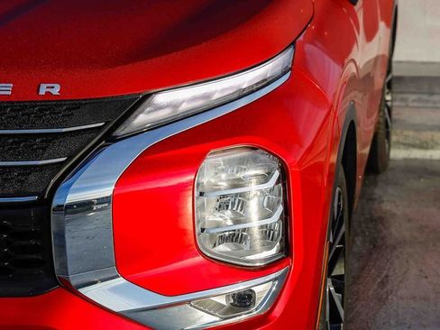 Used 2024 Mitsubishi Outlander SEL image 5