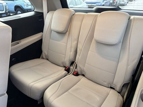 Used 2023 Mercedes-Benz GLS 450 4MATIC image 10