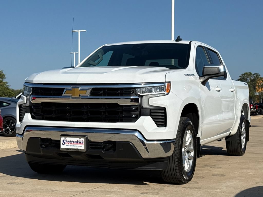 Used 2023 Chevrolet Silverado 1500 LT AWD/4WD image 3