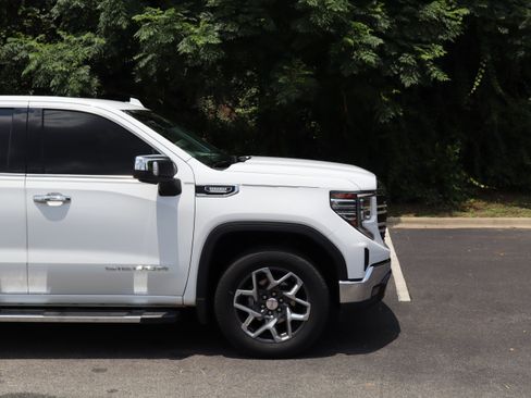 Used 2024 GMC Sierra 1500 SLT w/ Max Trailering Package AWD/4WD image 13