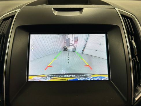 Used 2020 Ford Edge Titanium w/ Equipment Group 301A AWD/4WD image 9
