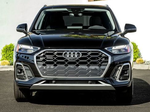 Used 2023 Audi Q5 2.0T Premium Plus w/ Premium Plus Package AWD/4WD image 3