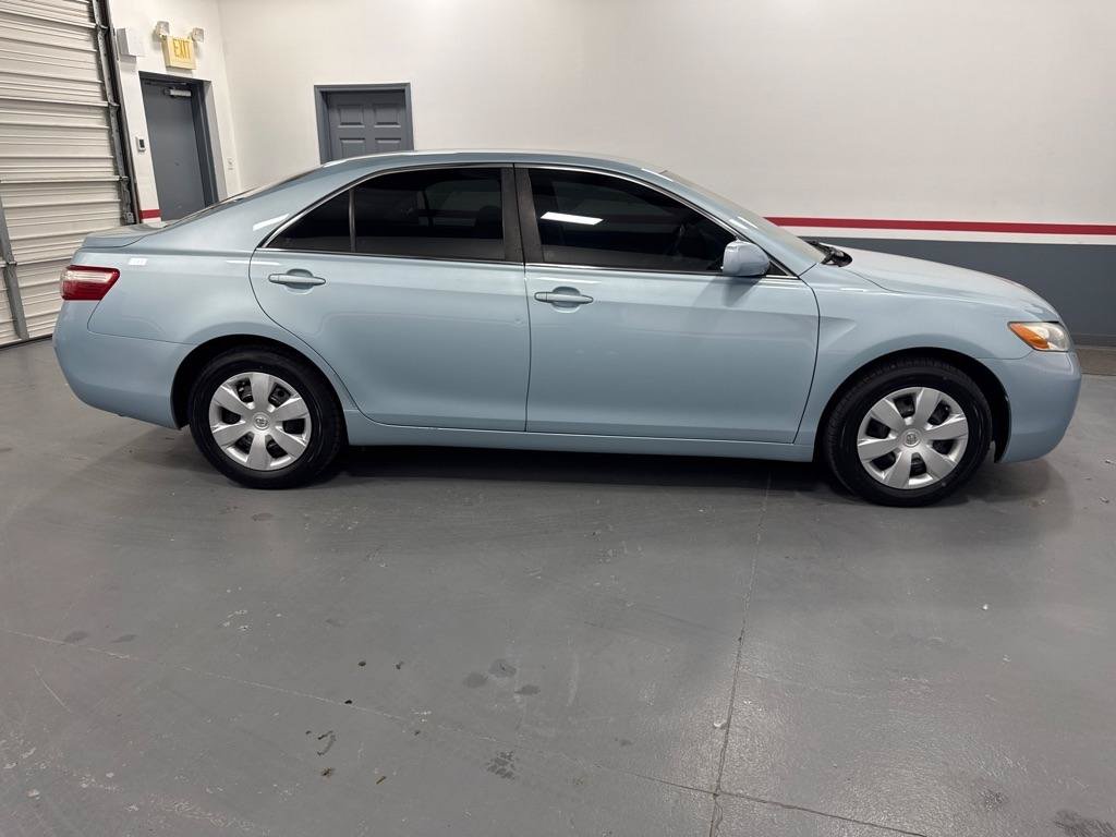 Used 2009 Toyota Camry LE FWD image 6