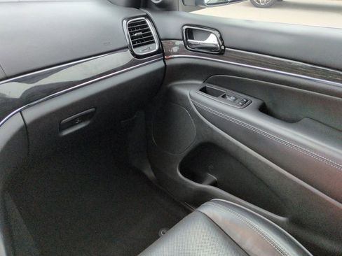 Used 2020 Jeep Grand Cherokee Overland image 17