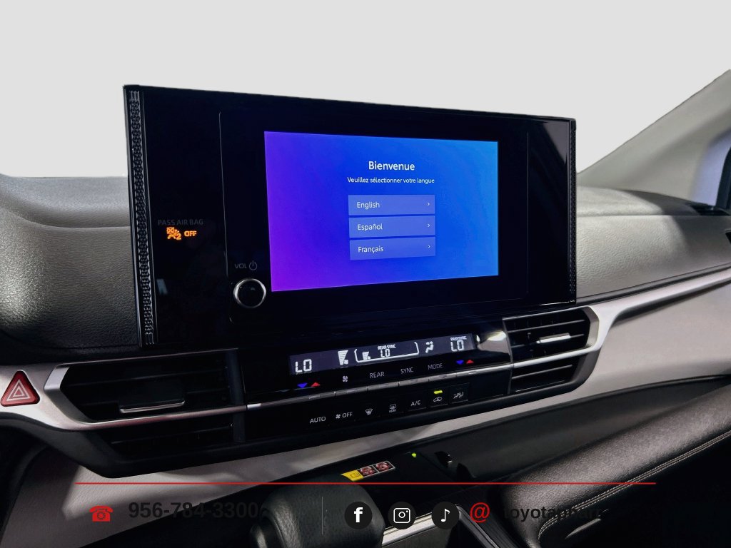 Used 2025 Toyota Sienna LE FWD image 22