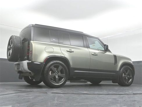 Used 2022 Land Rover Defender 110 SE image 43