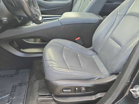 Used 2019 Buick Enclave Premium w/ Experience Buick Package AWD/4WD image 13