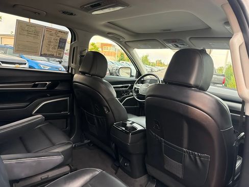 Used 2025 Kia Telluride S AWD/4WD image 16