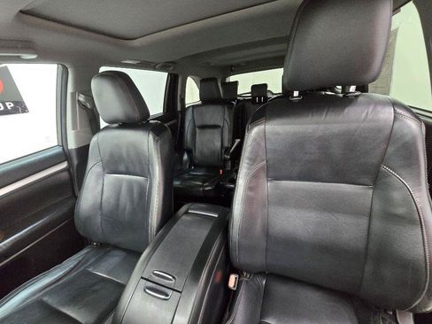 Used 2015 Toyota Highlander XLE FWD image 12