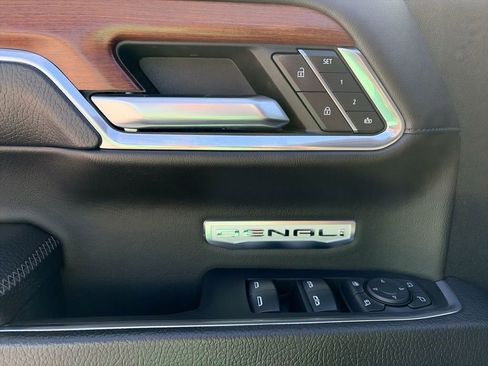 Certified 2023 GMC Sierra 1500 Denali image 25